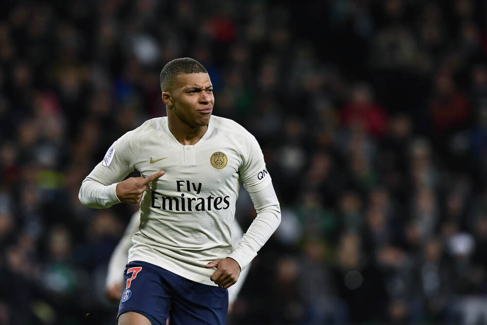 一骑绝尘！库里连续69场有三分入账 联盟现存最长